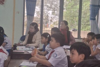 SINH HOẠT CHUYÊN ĐỀ  TỔ 5 VÀ MÔN TIẾNG ANH