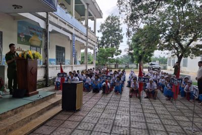 LIÊN ĐỘI TRƯỜNG TH TỊNH MINH TUYÊN TRUYỀN ATGT, BẠO LỰC HỌC ĐƯỜNG VÀ PHÒNG CHỐNG TỆ NẠN XÃ HỘI